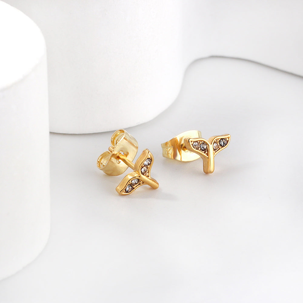 « Collier arête de poisson scintillant : un design ludique et chic »