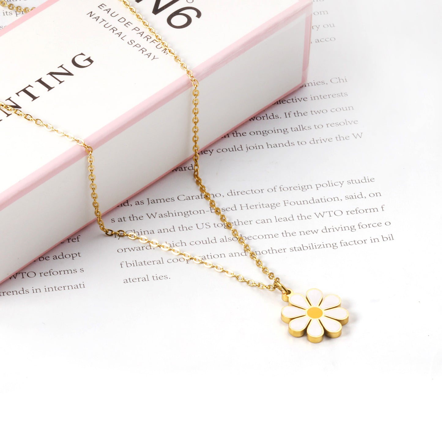 Daisy Glow Pendant: Simple & Sweet Flower Necklace