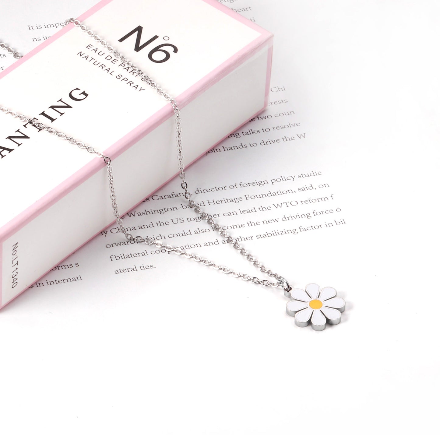 Daisy Glow Pendant: Simple & Sweet Flower Necklace