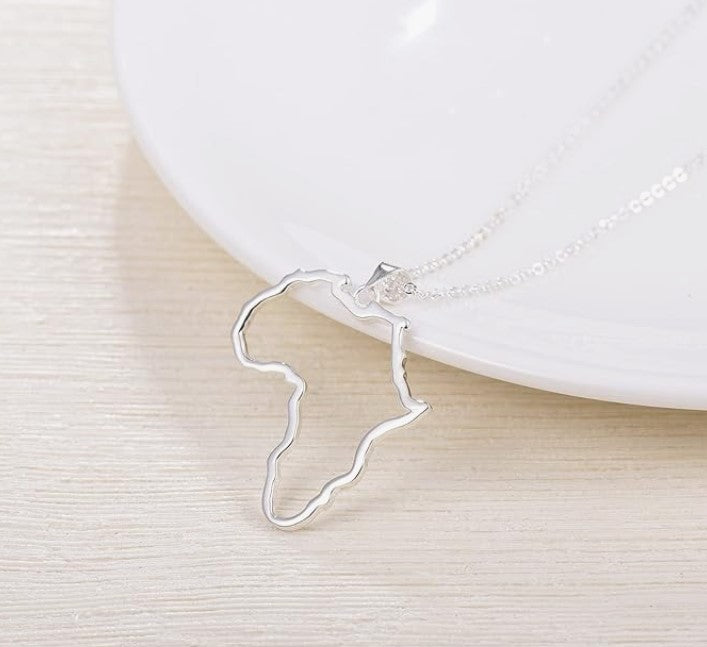 Collier pendentif Afrique : design minimaliste et audacieux